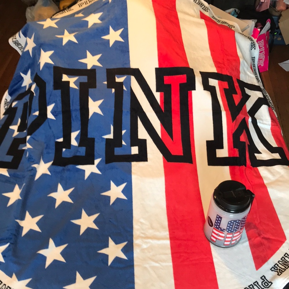 BRAND NEE VS PINK TOWEL & LIGHT UP MUG